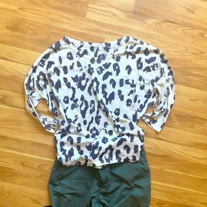 Animal print summer sweater size M